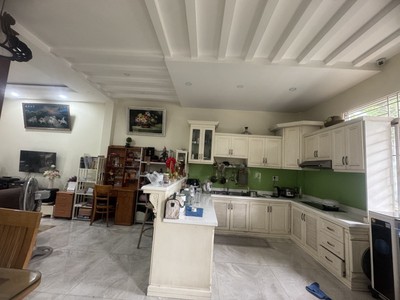 Bán biệt thự liền kề, phường phước long tp hcm  dt  8 x14.5m, 115m2, 3 tầng, sổ hồng, giá 14.3 tỷ. 1