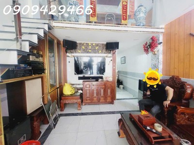 5,3 tỷ  nhà hiếm quận 7- xe hơi đậu trong nhà- huỳnh tấn phát- diện tích khủng 95m- 3 phòng ngủ 3