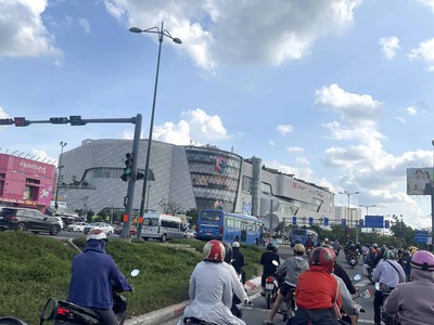 Toà nhà 7 tầng 270m    mặt tiền phạm văn đồng   cạnh giga mall   giá tốt chỉ hơn 50 tỷ 3