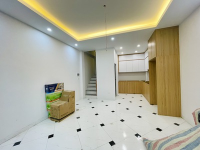 Liên mạc nhà mới kính kong xách vali ở luôn 31m2, 5 tầng ô tô đỗ cửa 2