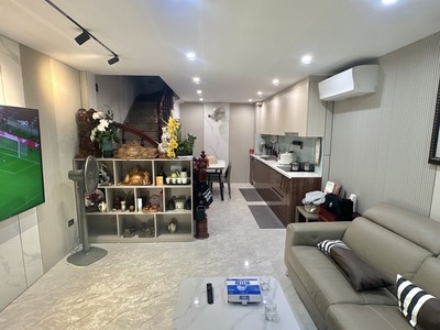 Lạc long quân 40m giá 12 tỷ-gần ô tô tránh,ngõ thông,dân xây,nội thát đẹp 1