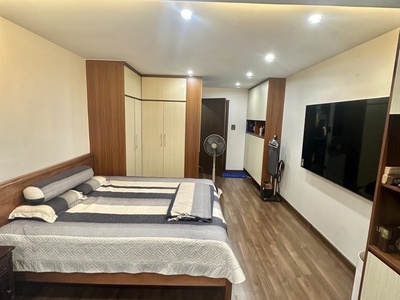 Lạc long quân 40m giá 12 tỷ-gần ô tô tránh,ngõ thông,dân xây,nội thát đẹp 2