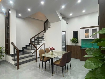 Bán căn nhà 3 tầng 67.7m2 ngõ phố Lam Sơn, ph Ngọc Châu, TP HD, 3 ngủ, 2 vs, chỉ 2 tỷ 3