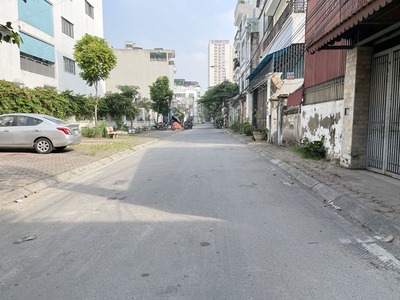 Cần bán 75,4m2 đất tổ 8 Thạch Bàn, Phường Long Biên. View công viên, gần chợ, trường học 2