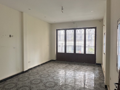 Mặt phố yên lạc bán 90M tặng nhà ô tô kinh doanh hai bà trưng 3