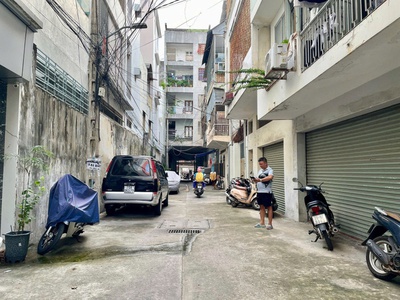 Căn hộ tầng trệt vị trí bật nhất tại tttp Nha Trang.    Vị trí tọa lạc tại ks LẦU BẢY đường Thống 2