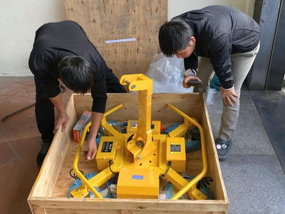 Thuê máy hít nâng kính điện Hà Nội   Đồng hành cùng công trình hiện đại 1