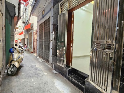 Bán nhà phú đô 30m2 5 tầng nhỉnh 6 tỷ gần sân vận động mỹ đình 0