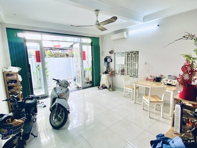 Huỳnh văn bánh - xe hơi đỗ cổng - gần mặt tiền - nở hậu tài lộc 1