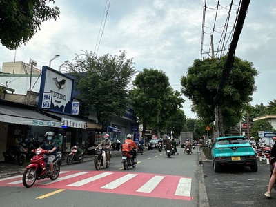 Nhỉnh 12 tỷ sở hữu mtkd sầm uất nguyễn văn quá 100m2 ngang 4.1m 4 lầu gần chợ cây sộp. 2