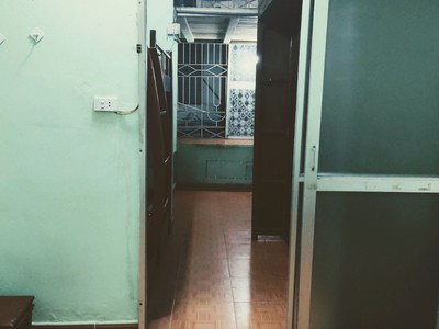 Cho thuê căn hộ tầng 2 tập thể in tiền 30 Phạm Văn Đồng 5