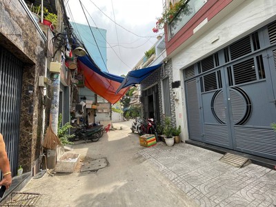Bán nhà đường độc lập, tân phú - dt 80m2  4 x 20 m- hẻm 5m xe hơi vào nhà 0