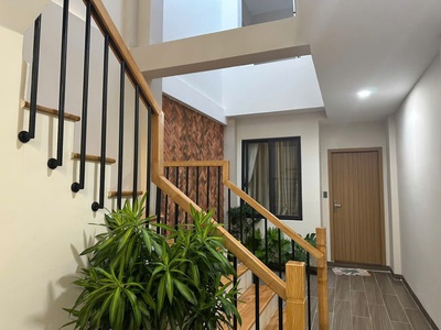 Bán nhà đẹp 2 tầng mặt tiền đường nguyễn hữu huân - giá 11 tỷ. 2