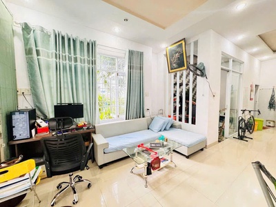 Nhà mới 2 tầng gần biển   giá chỉ 2 tỷ 950 . diện tích 52m  ngang 5.2m 0