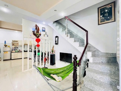 Nhà mới 2 tầng gần biển   giá chỉ 2 tỷ 950 . diện tích 52m  ngang 5.2m 1