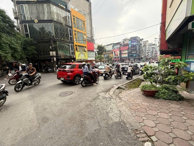 Mặt phố la thành  - kinh doanh - toà văn phòng - trung tâm - 1 hầm 10 nổi- thang máy.  nhà bán nằm 0
