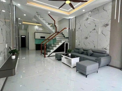 Nhà Sài Gòn 2 tầng ngay chợ 1