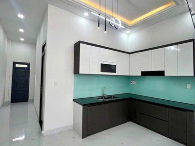 Nhà Sài Gòn 2 tầng ngay chợ 3