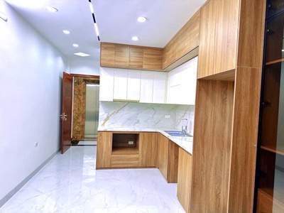 Xuân thủy 35m giá 11,9 tỷ,20m ô tô tránh,ngõ thông,thang máy,full nội thất 3