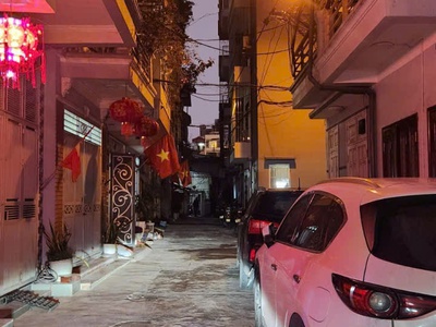 Bán nhà ngọc thụy, long biên, phân lô quân đội chỉ hơn 9 tỷ - 46m , 5 tầng, gara, ô tô tránh 1