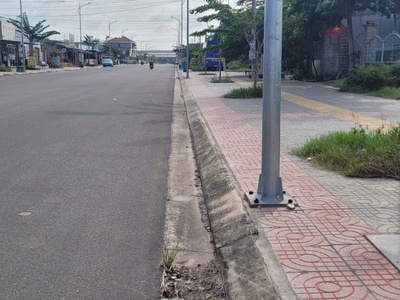 Chủ cần bán lô đất mặt tiền d10, ngang 20x 40 mỹ xuân phú mỹ 2