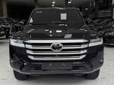 Bán Toyota Land Cruiser LC300 sản xuất 2025, siêu lướt 6000 Km. 0