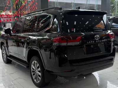 Bán Toyota Land Cruiser LC300 sản xuất 2025, siêu lướt 6000 Km. 3