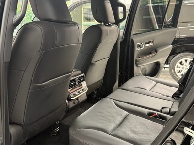 Bán Toyota Land Cruiser LC300 sản xuất 2025, siêu lướt 6000 Km. 7