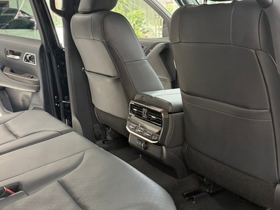 Bán Toyota Land Cruiser LC300 sản xuất 2025, siêu lướt 6000 Km. 11