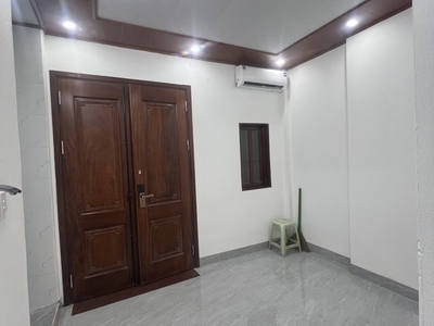 Bán Nhà Tập Thể Nguyễn Văn Cừ, Long Biên 45m2, 1T, giá 3,25 tỷ  sổ sẵn sàng giao dịch 0