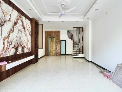 Bán nhà khuyến lương 6 tầng thang máy long lanh lô góc ô tô tránh vào nhà kinh doanh hoàng mai 0