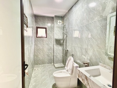 Bán nhà khuyến lương 6 tầng thang máy long lanh lô góc ô tô tránh vào nhà kinh doanh hoàng mai 3