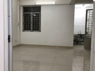 Chung cư nguyễn kim quận 10 lô R lầu 2 thang bộ 49m2 2pn 3