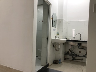 Chung cư nguyễn kim quận 10 lô R lầu 2 thang bộ 49m2 2pn 4