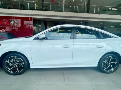 MG5 lux lăn bánh chỉ 50x tr 5