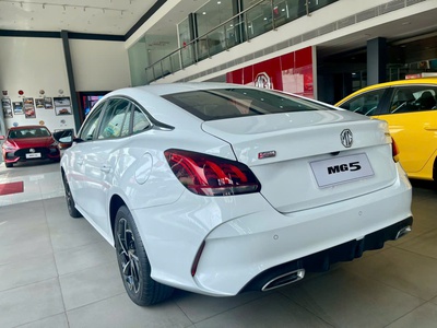 MG5 lux lăn bánh chỉ 50x tr 6
