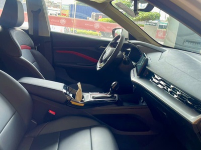 MG5 lux lăn bánh chỉ 50x tr 11