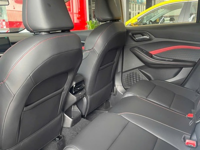 MG5 lux lăn bánh chỉ 50x tr 12