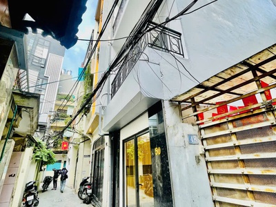 Nhà chính chủ - giá tốt - vị trí đẹp tại ngõ 242 đường láng 0
