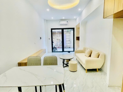 Nhà chính chủ - giá tốt - vị trí đẹp tại ngõ 242 đường láng 1