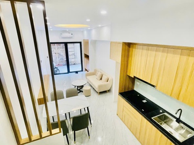 Nhà chính chủ - giá tốt - vị trí đẹp tại ngõ 242 đường láng 2
