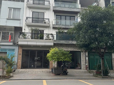 Hót  hót   hót - nhà đẹp chính chủ - bán siêu hợp lý 0