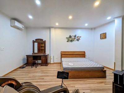 Bán nhà  phố đội cấn   46m    5 tầng   9 tỷ 2