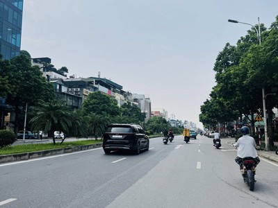 Nhà mặt phố hồng tiến long biên 55m2 lô góc 5t, vỉa hè, kinh doanh dòng tiền - 23 tỷ 1