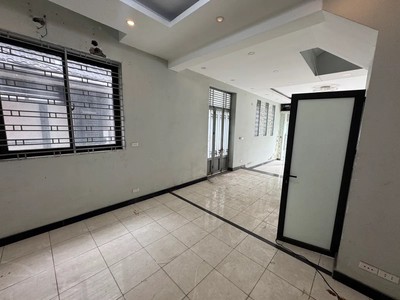 Nhà mặt phố hồng tiến long biên 55m2 lô góc 5t, vỉa hè, kinh doanh dòng tiền - 23 tỷ 4
