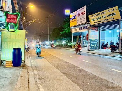 Nhà trệt lửng 50m2. hẻm xe hơi một trục thẳng. gần ngã tư bùi công trừng giao đặng thúc vịnh. đông 4