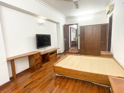 Gấpcc 24t2 hoàng đạo thúy 160m, 4pn 3wc, khang trang sạch đẹp, 13.2 tỷ 2