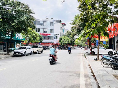Bán nhà việt hưng, 6 tầng thang máy, mặt tiền 8m, gara 2 ôtô, ôtô tránh, kinh doanh, hàng xóm 0