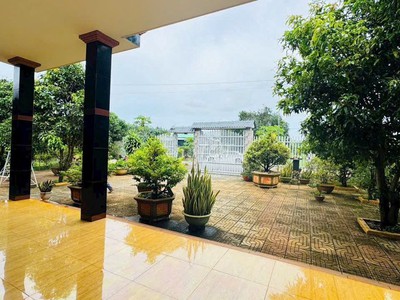 Cần bán gấp nhà, đất, vườn 2715m2 - đối diện KCN Đất Đỏ, gần biển, chợ, trường học 1