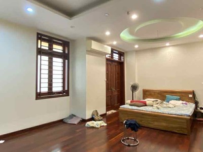 Bán nhà cổ linh, 140m, mặt tiền 6.2m, nở hậu, đường rộng 10m, 3 ôtô tránh nhau 4